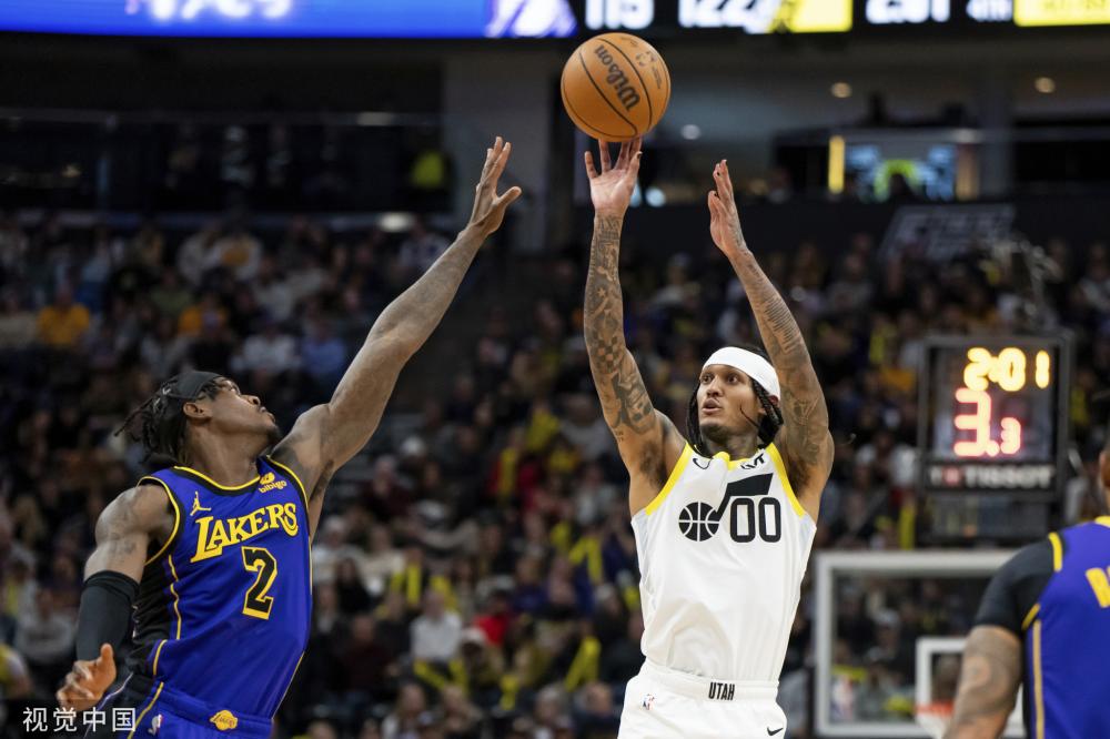 她们表现出 她们表现出