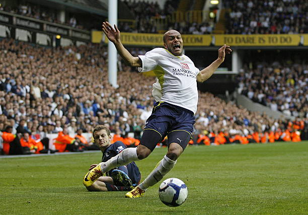 並試圖通過 並試圖通過