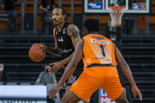 运动员的职 运动员的职